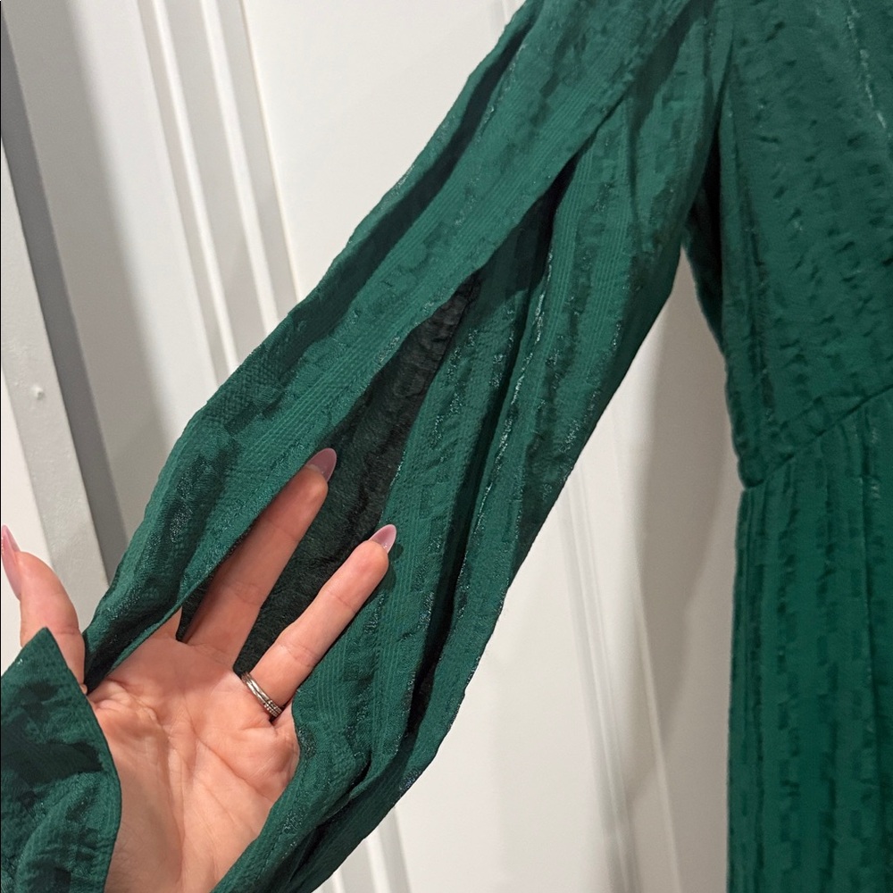 Adelyn Rae Deep Green Long Sleeve Dress - Picture 3 of 5